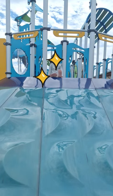 幅の広い滑り台